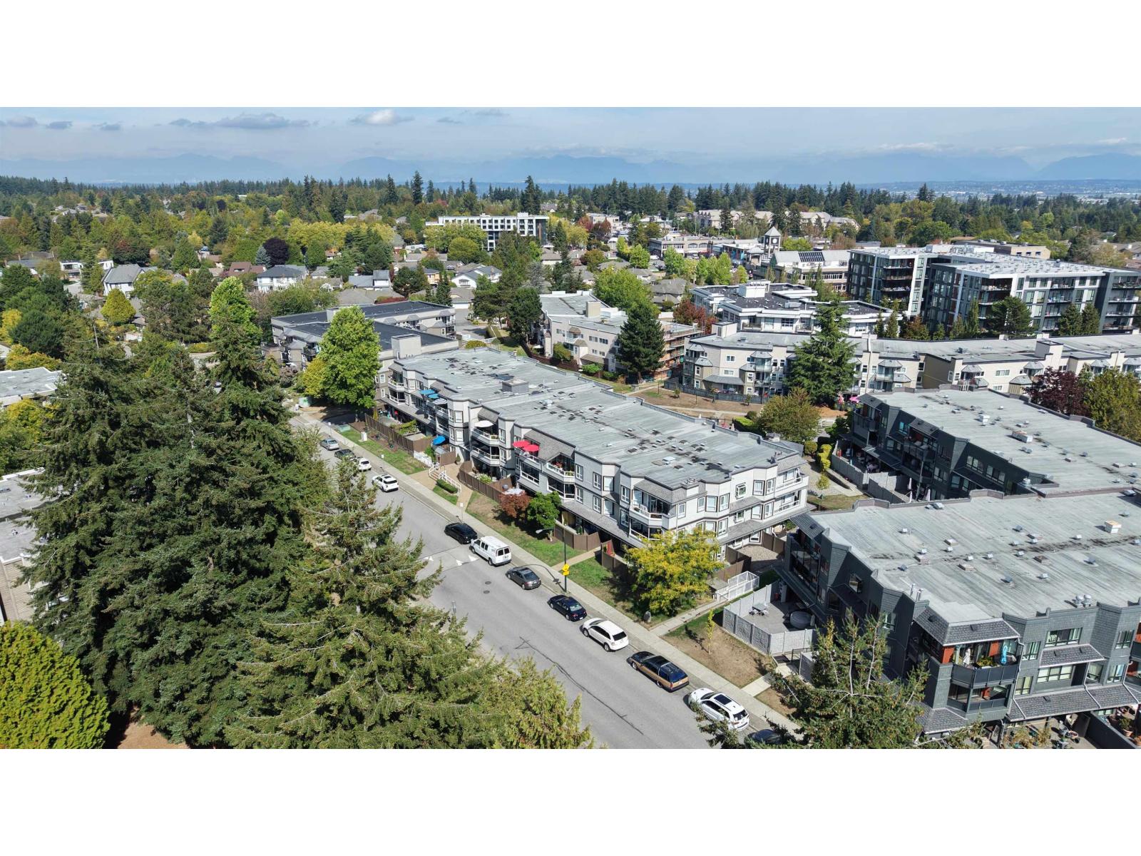 203 1840 E Southmere Crescent, Surrey, British Columbia  V4A 9C5 - Photo 35 - R3165212