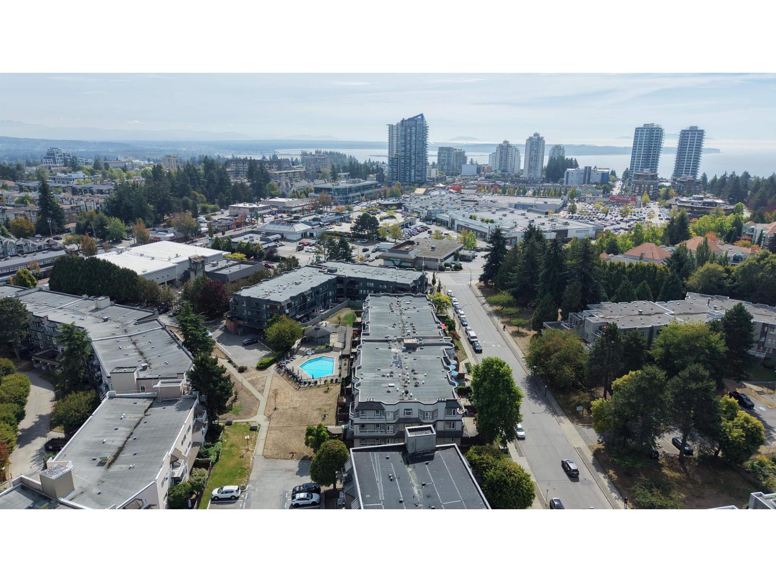 203 1840 E Southmere Crescent, Surrey, British Columbia  V4A 9C5 - Photo 36 - R3165212