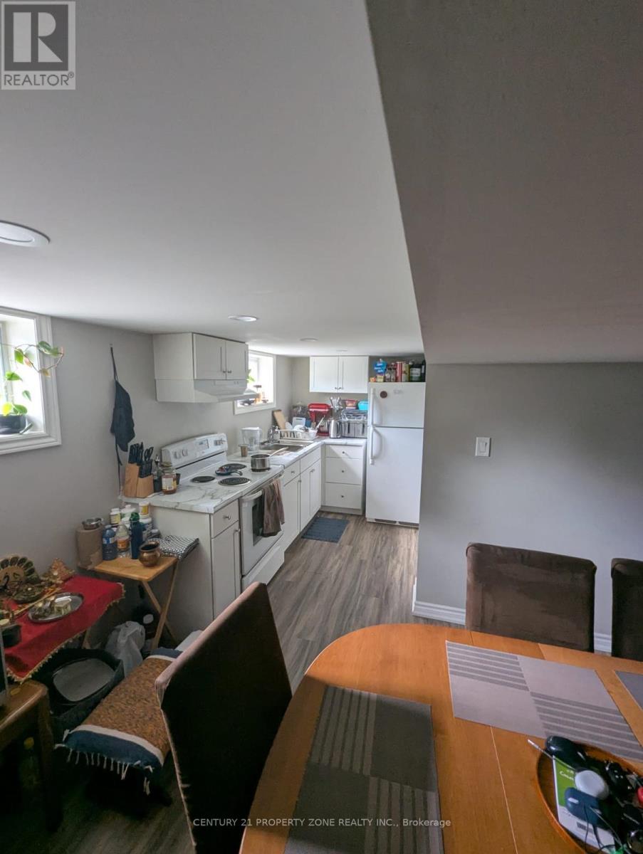 561 Mohawk Road W, Hamilton (Westcliffe), Ontario  L9C 1X5 - Photo 2 - X13782428
