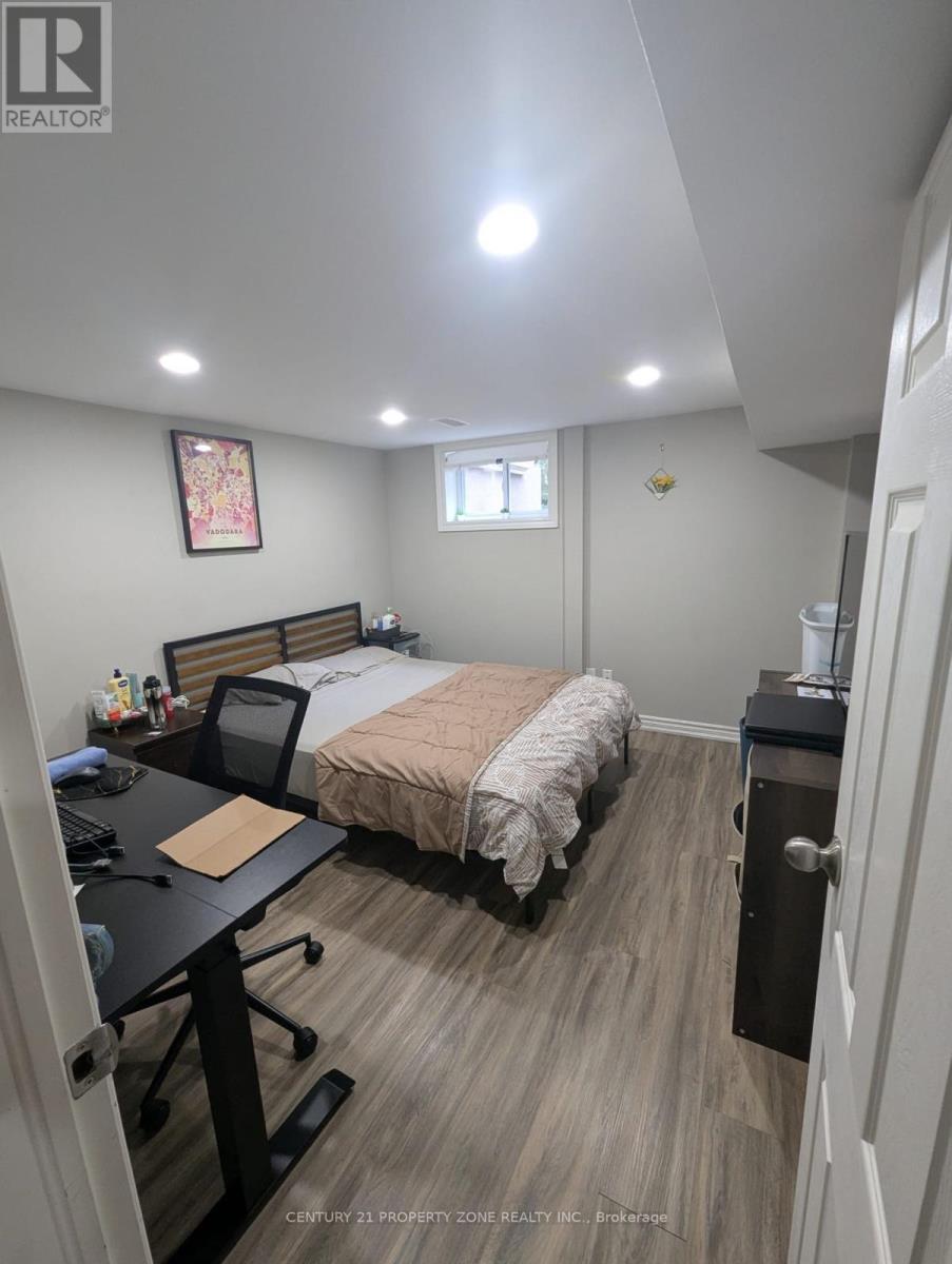 561 MOHAWK ROAD W