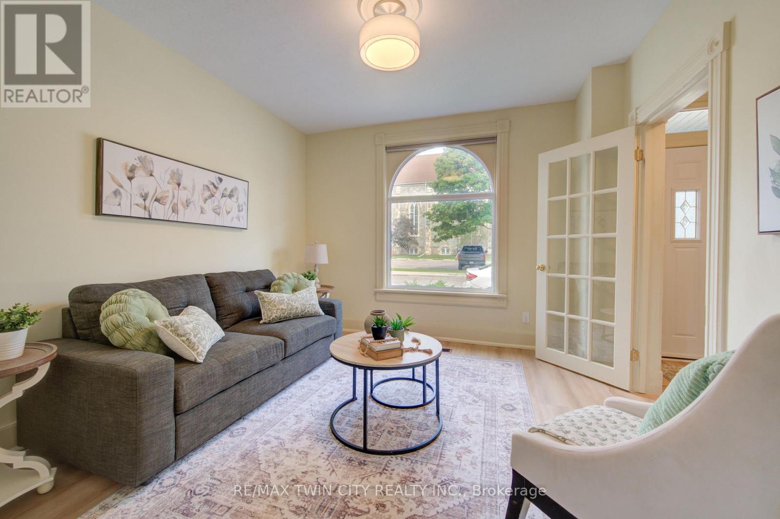 9 Salisbury Avenue, Cambridge, Ontario  N1S 1H7 - Photo 8 - X13782440