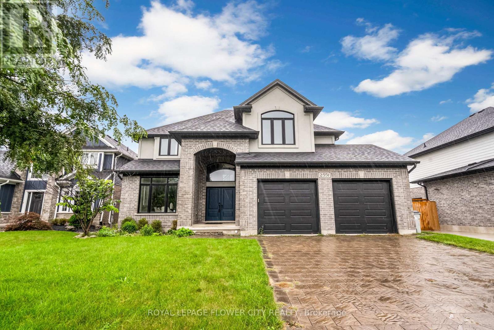 2551 Terry Fox Court, Strathroy-Caradoc, Ontario  N0L 1W0 - Photo 3 - X13782484