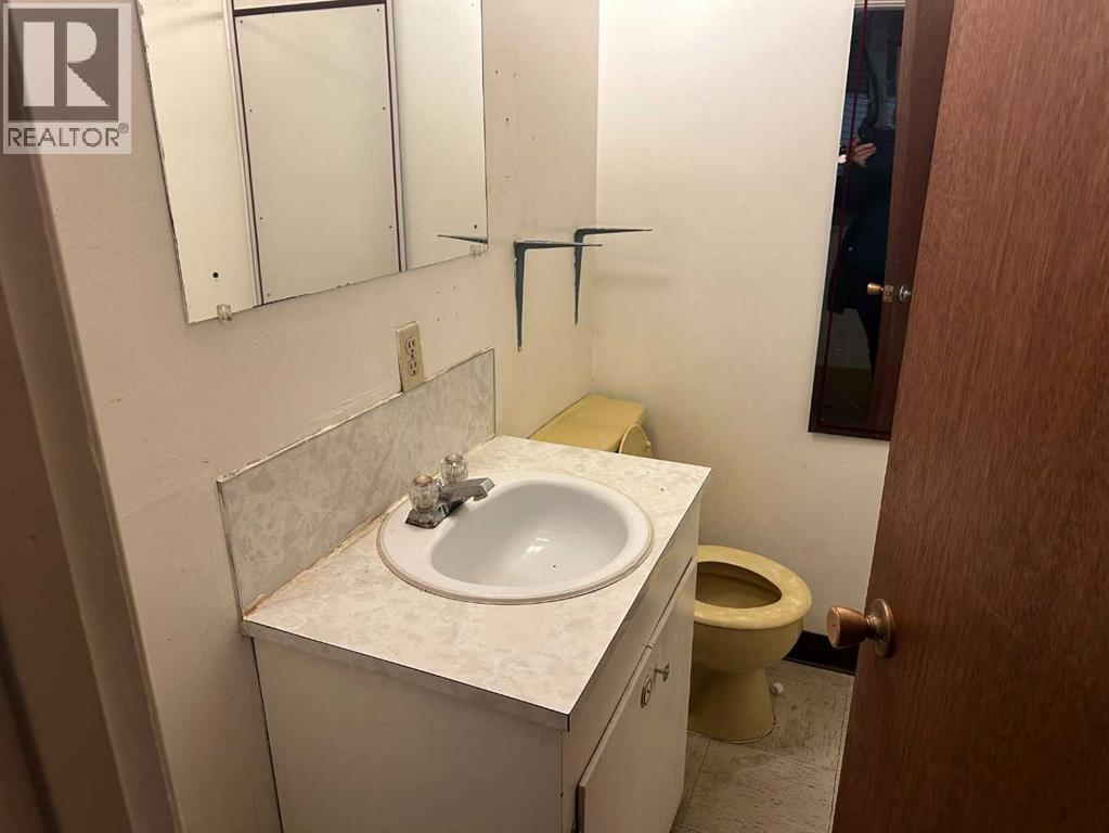 4919 50 Street, Rocky Mountain House, Alberta  T4T 1A0 - Photo 11 - A2345273