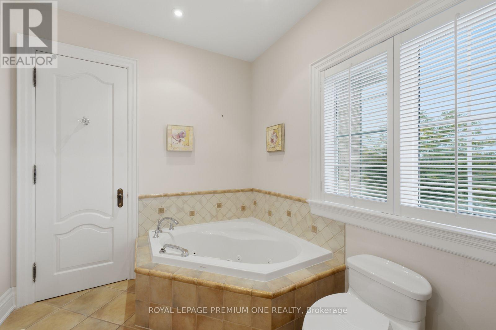 36 Northfield Court, Vaughan, Ontario  L0J 1C0 - Photo 24 - N13782136