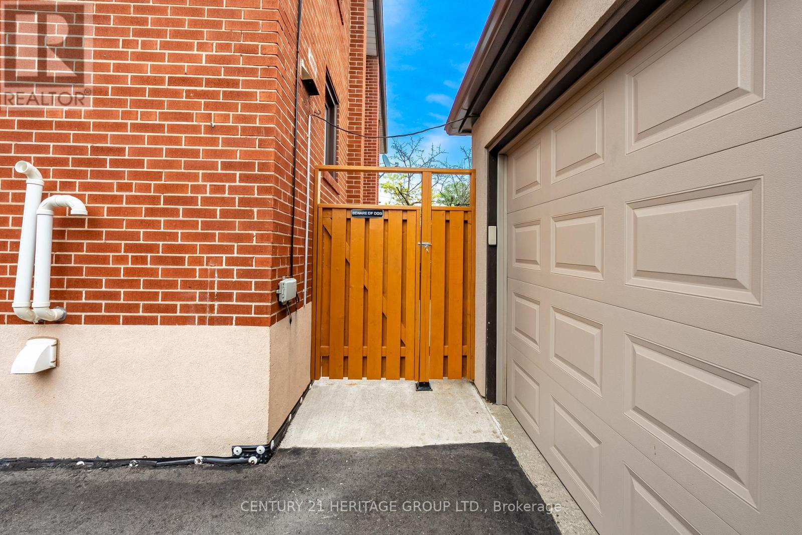 19 Lantos Court, Toronto, Ontario  M3M 1G4 - Photo 5 - W13479286