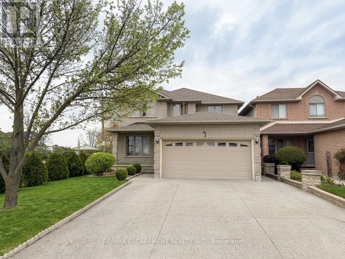 2 PINERIDGE DRIVE, Hamilton, Ontario
