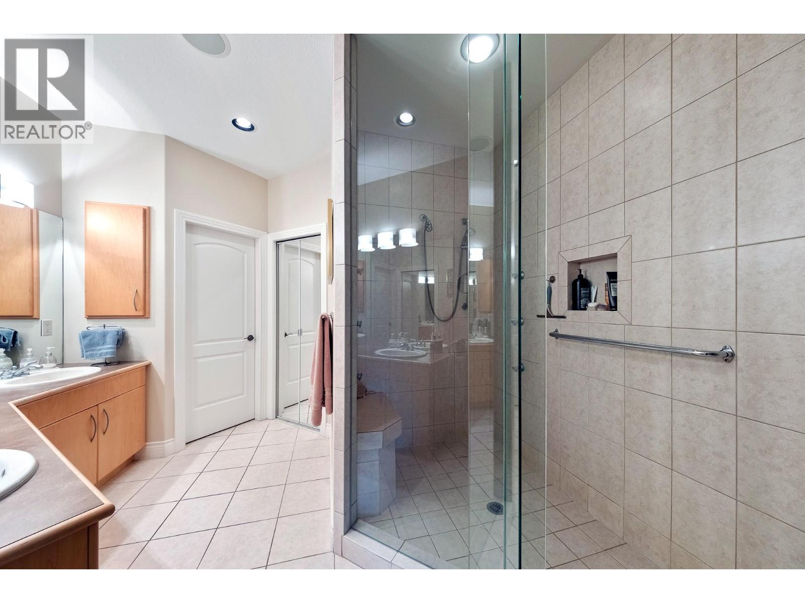 4520 Gallaghers Lookout Unit# 4, Kelowna, BC V1W 3Z8