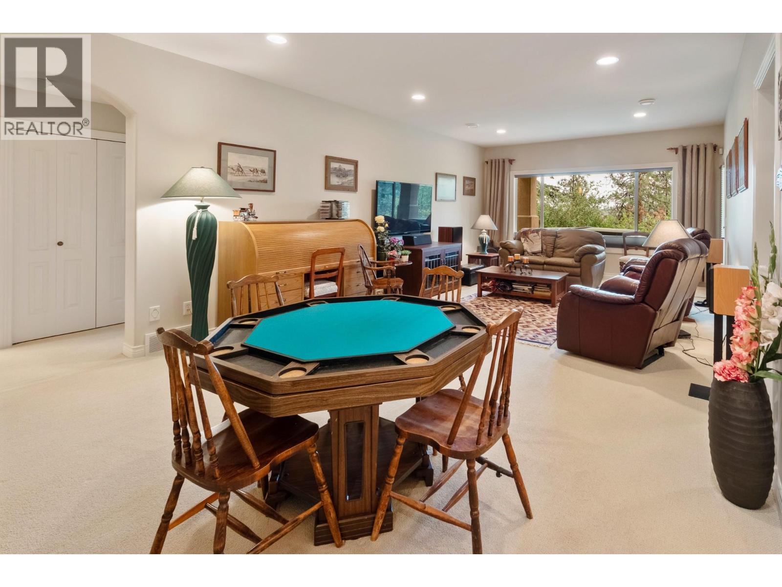 4520 Gallaghers Lookout Unit# 4, Kelowna, BC V1W 3Z8