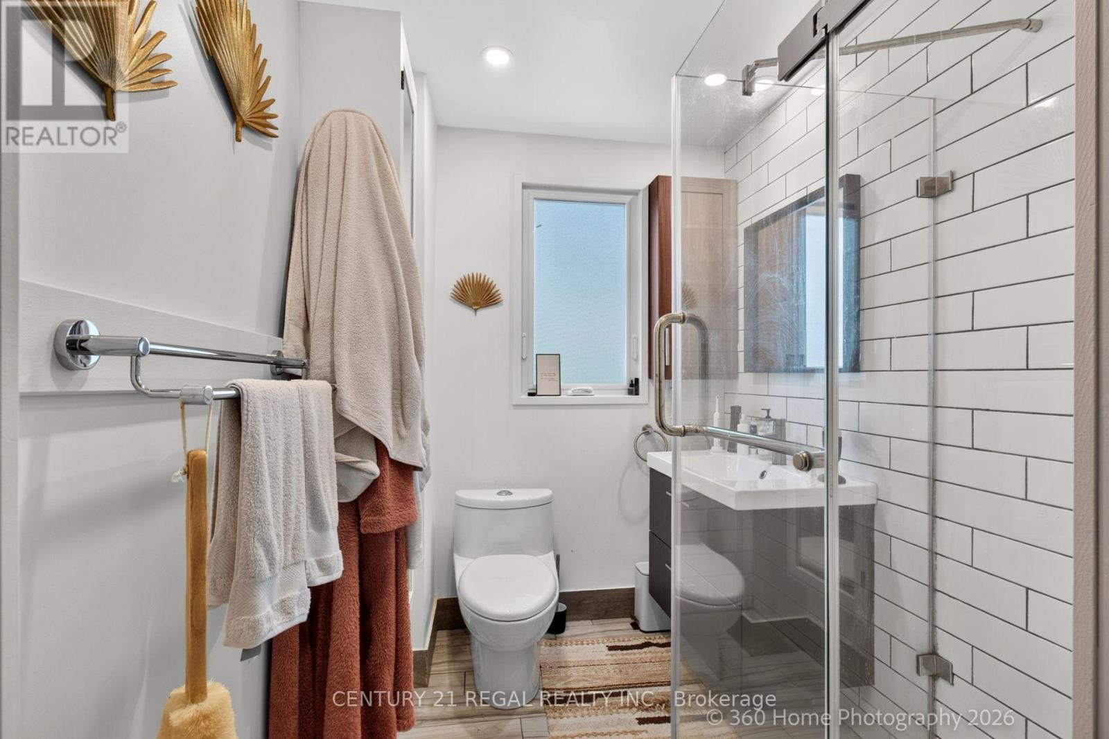 2nd Fl - 36 West Lynn Avenue, Toronto, Ontario  M4C 3V8 - Photo 12 - E13782574