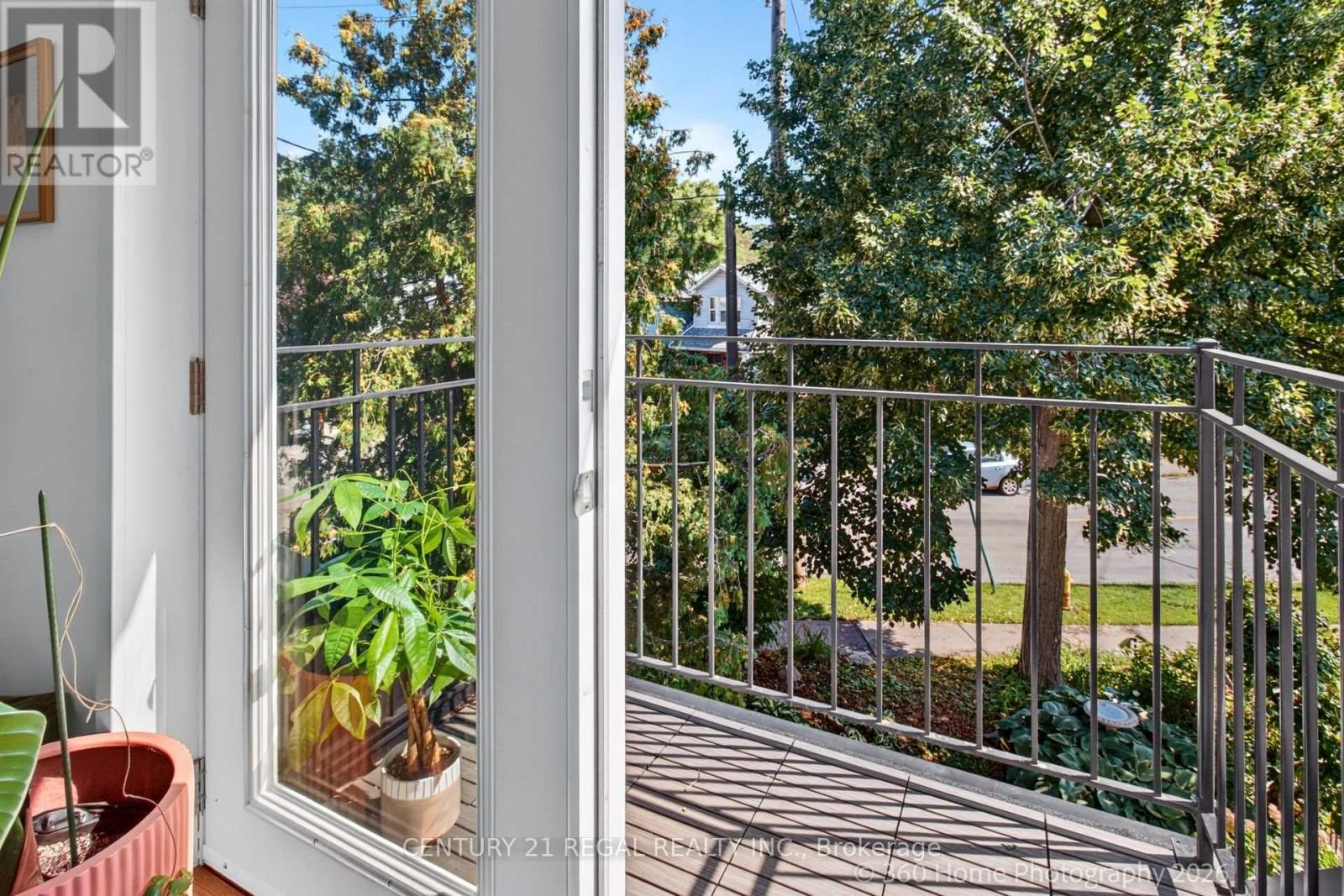 2nd Fl - 36 West Lynn Avenue, Toronto, Ontario  M4C 3V8 - Photo 9 - E13782574
