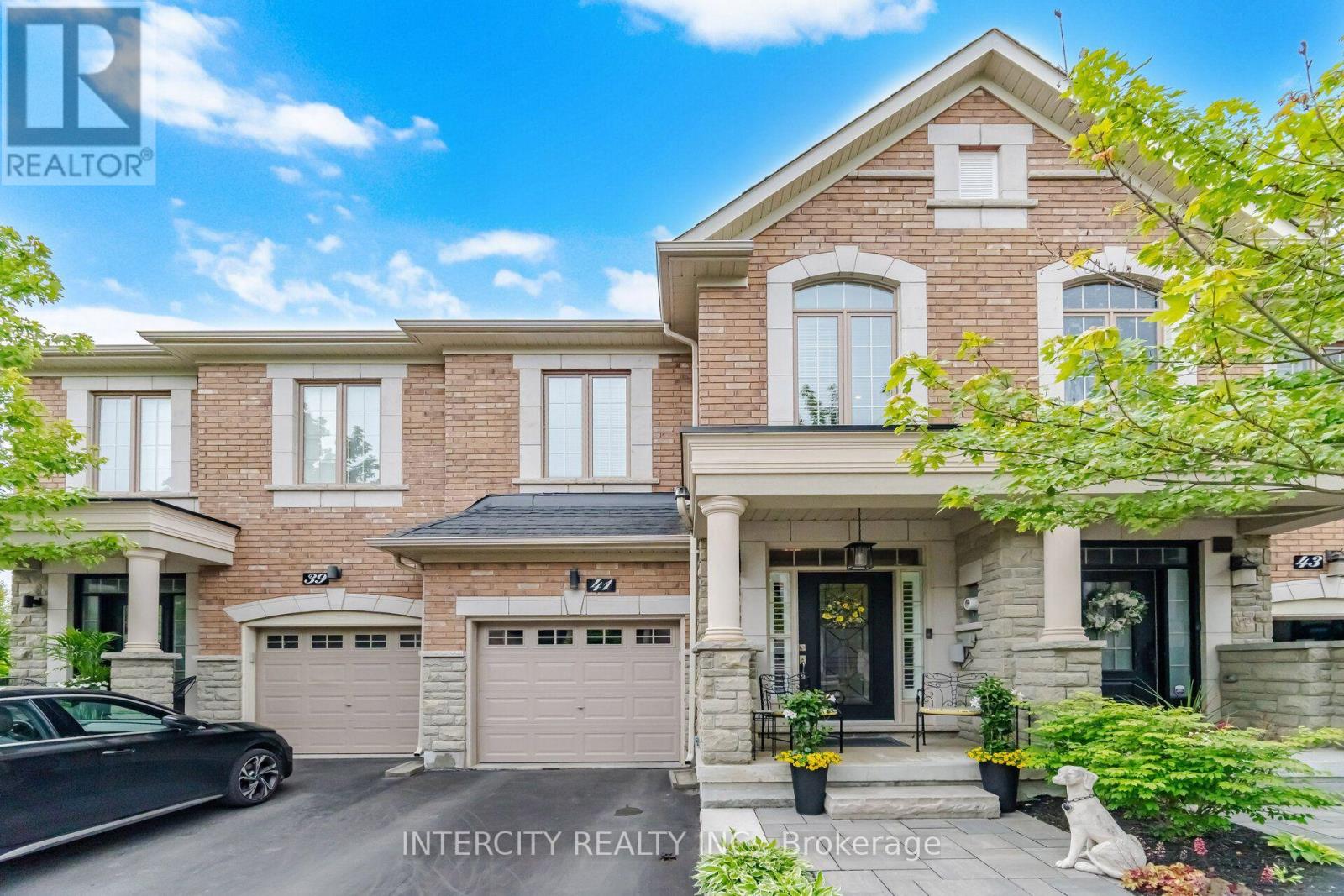 41 Caliber Court, King, Ontario  L0G 1N0 - Photo 1 - N13782652