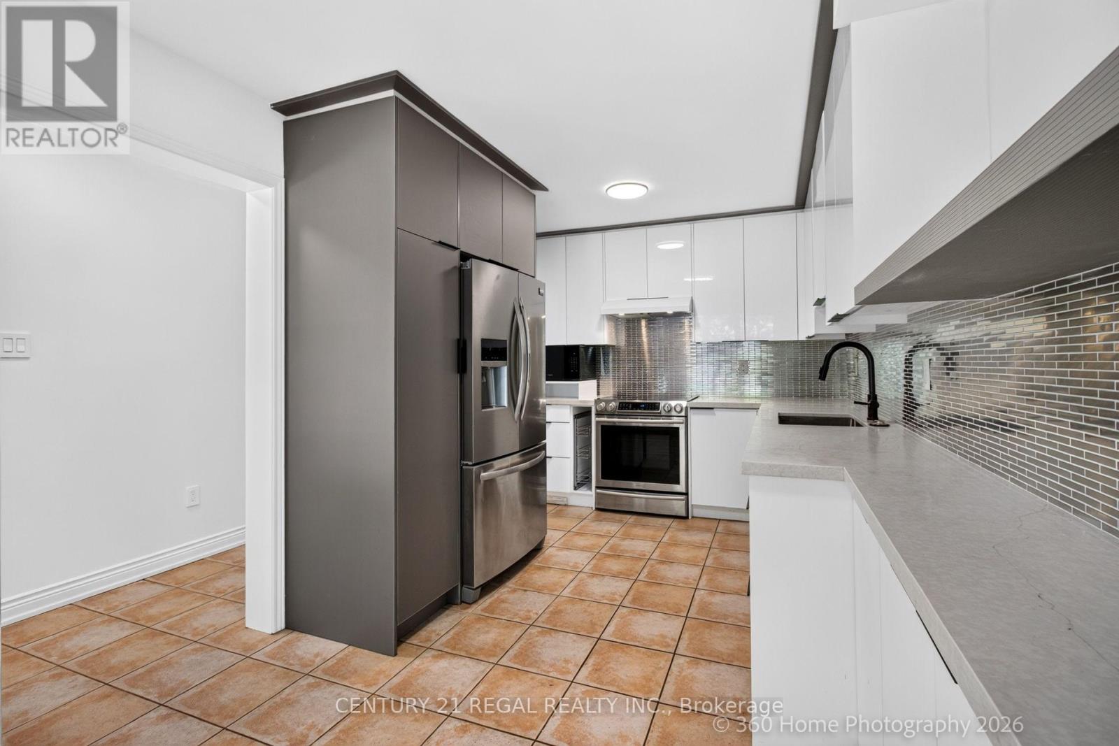 352 Flagstone Way, Newmarket, Ontario  L3X 2R3 - Photo 4 - N13782682