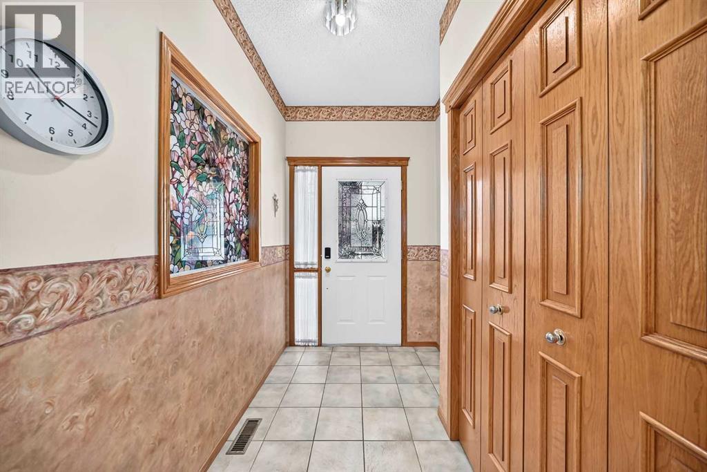 117 Evergreen Place Sw, Calgary, Alberta  T2Y 3K7 - Photo 3 - A2341404