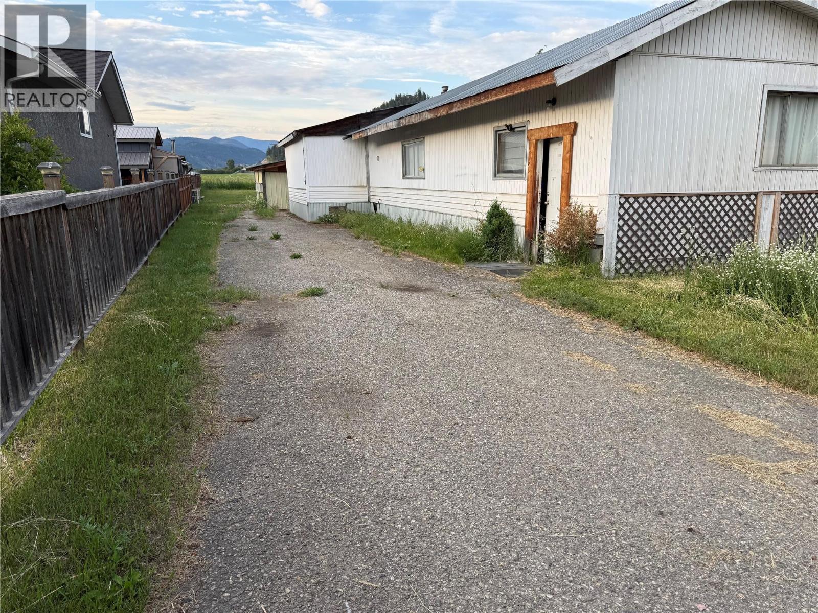 5708 Vla Road, Chase, British Columbia  V0E 1M1 - Photo 2 - 10400180