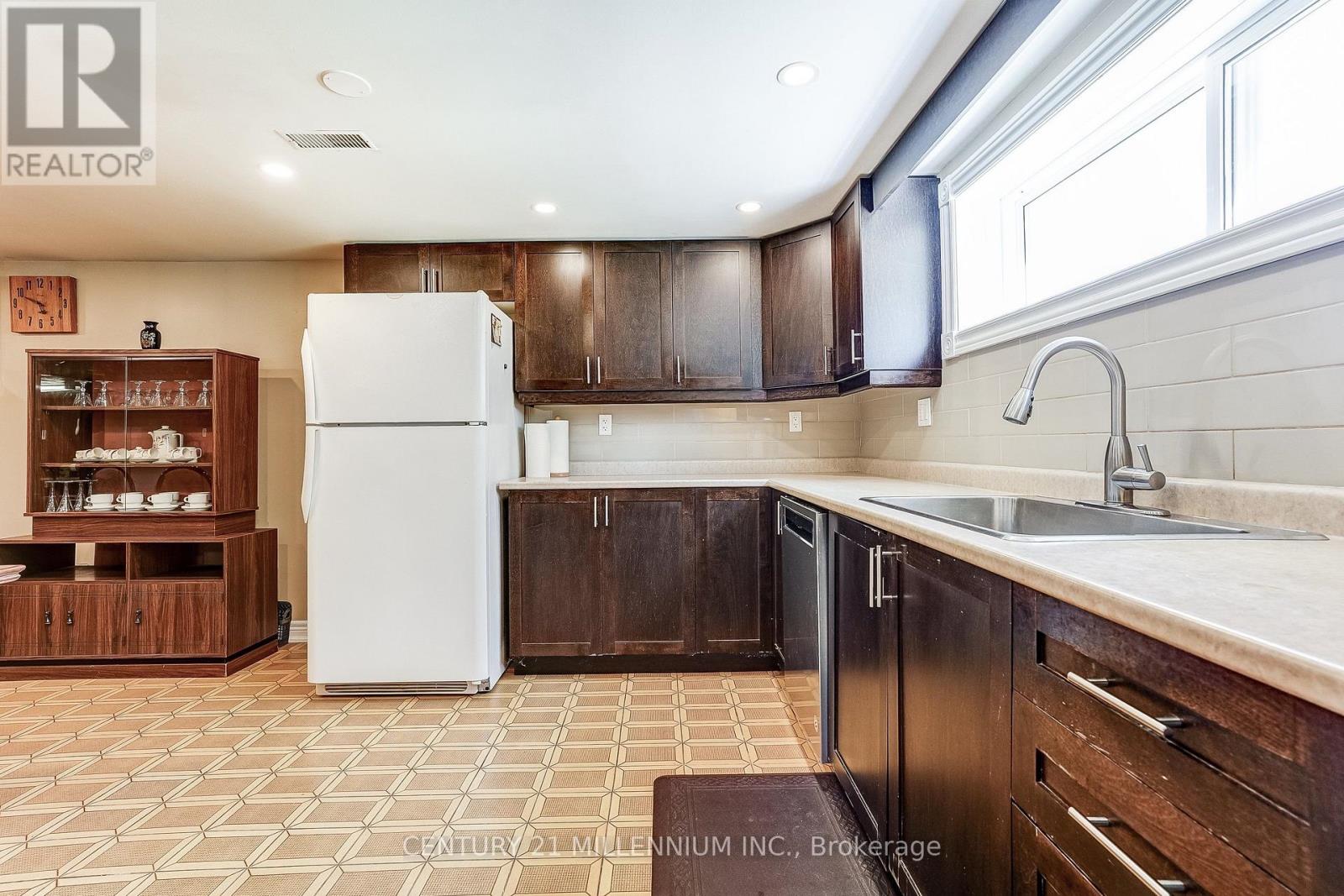 239 Driftwood Avenue, Toronto, Ontario M3N 2N4 - Photo 36 - W13782528