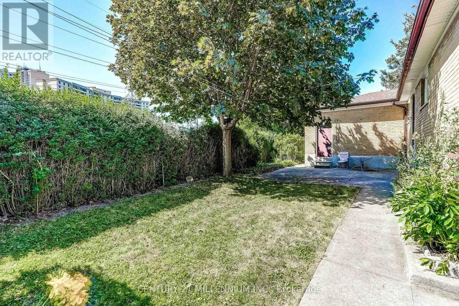 239 Driftwood Avenue, Toronto, Ontario M3N 2N4 - Photo 45 - W13782528