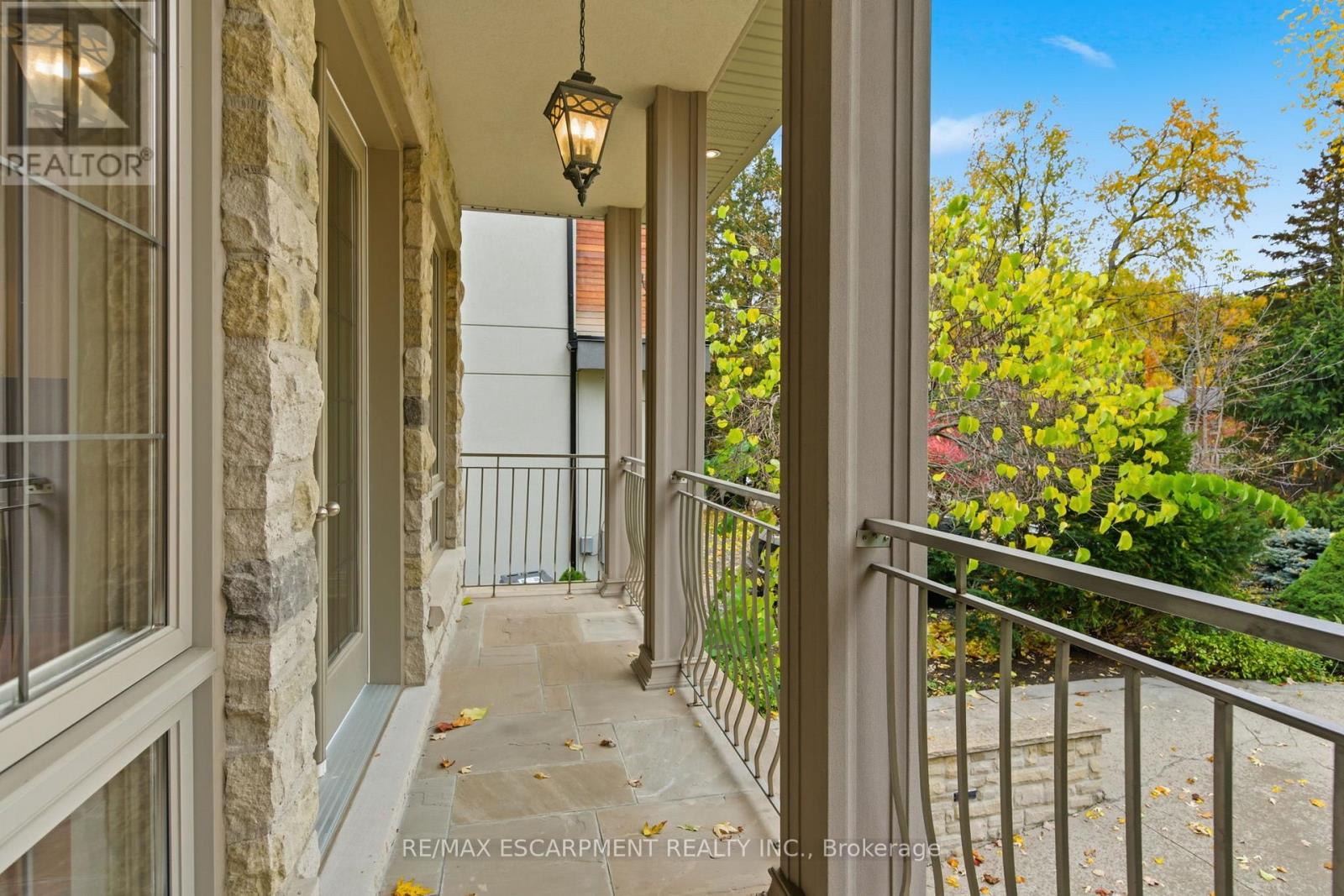 1366 Wilson Avenue, Mississauga, Ontario  L5G 3K2 - Photo 5 - W13782676