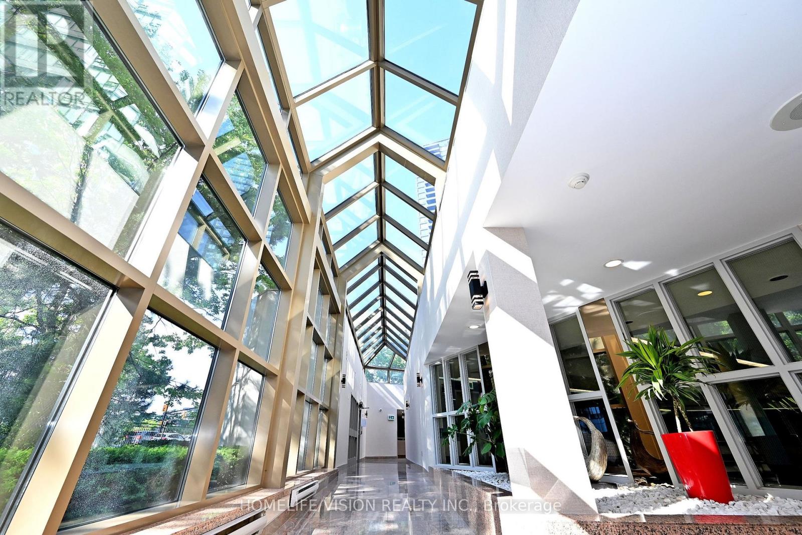306 - 330 Rathburn Road W, Mississauga, Ontario L5B 3Y1 - Photo 37 - W13782700