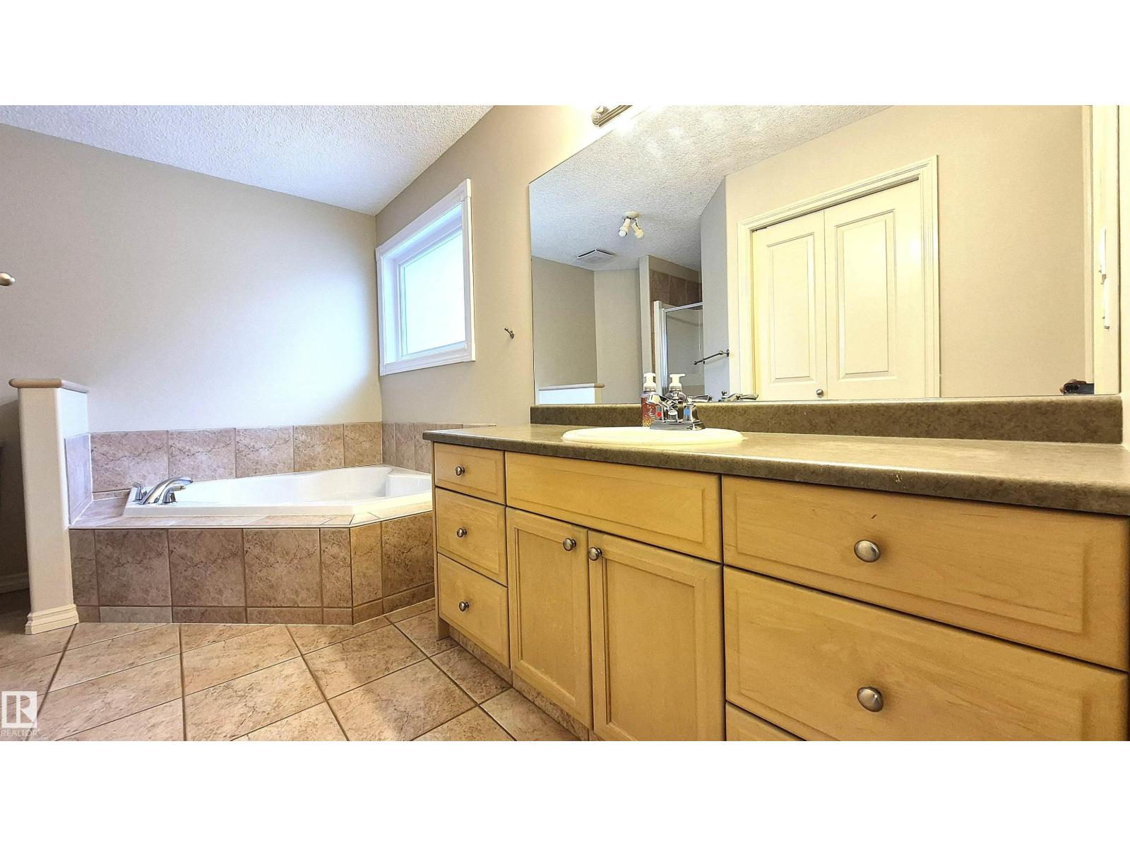 Unknown Address, ,    - Photo 25 - E4508641
