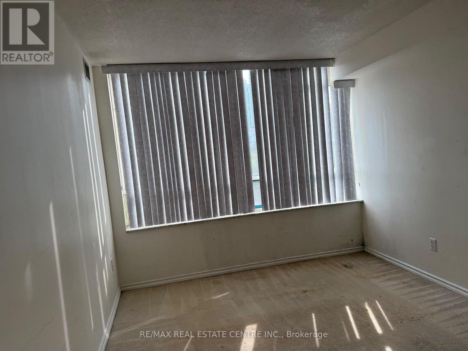 504 - 285 Enfield Place, Mississauga, Ontario  L5B 3Y7 - Photo 2 - W13767438