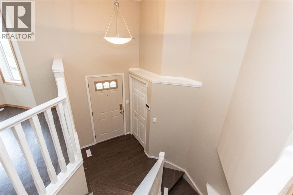 85 Ladwig Close, Red Deer, Alberta  T4R 2V7 - Photo 2 - A2342215