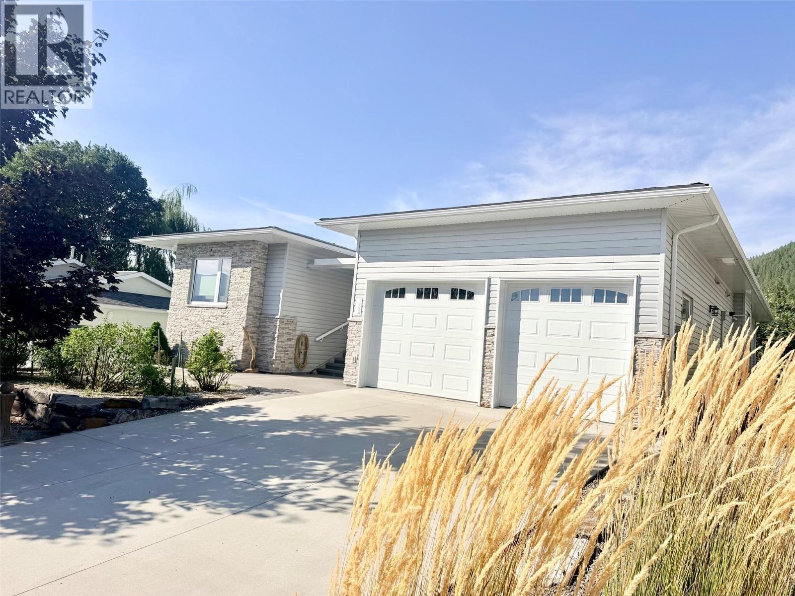 Creston House for sale:  4 bedroom 2,604 sq.ft. (Listed 2026-09-14)