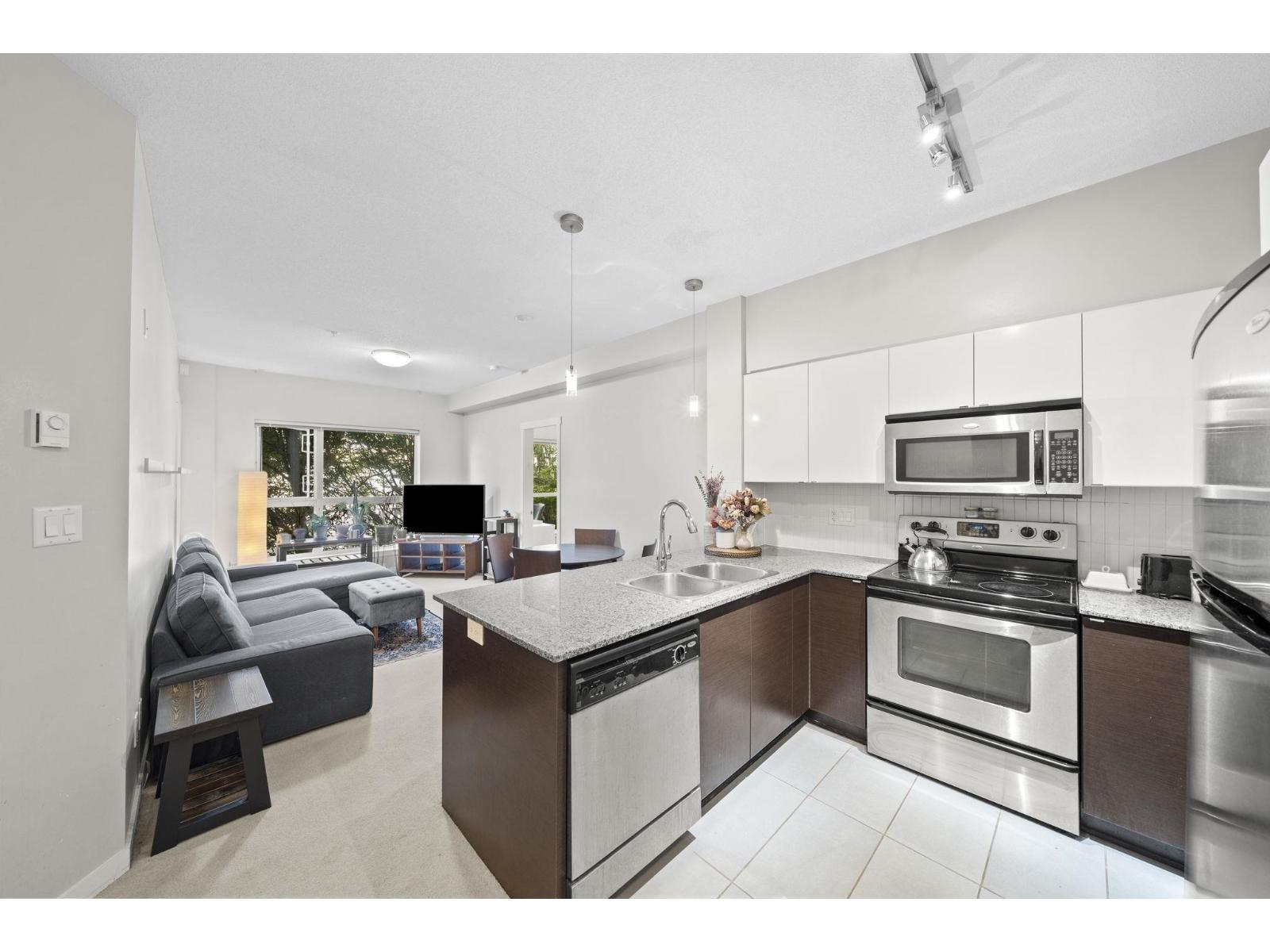 216 13733 107a Avenue, Surrey, British Columbia  V3T 0B7 - Photo 9 - R3165221