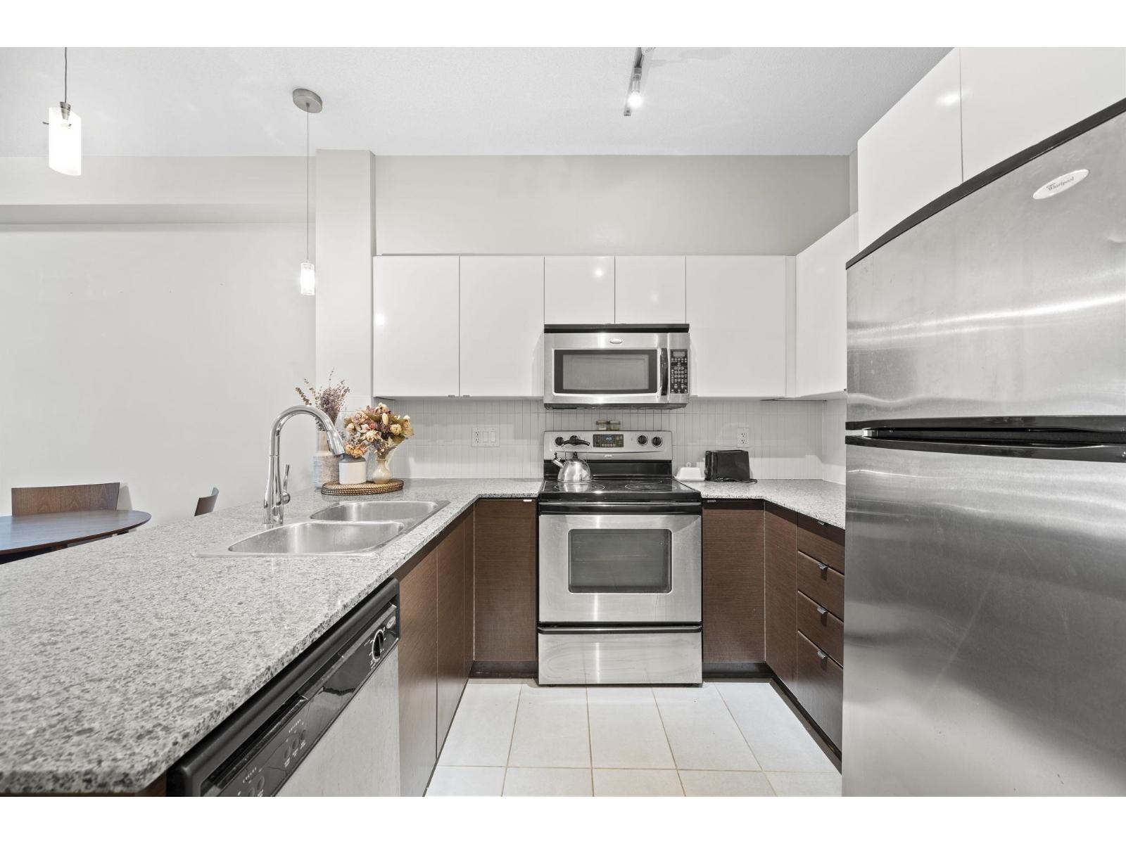 216 13733 107a Avenue, Surrey, British Columbia  V3T 0B7 - Photo 8 - R3165221