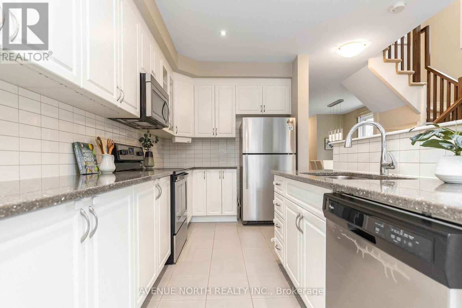 299 Wood Acres Grove, Ottawa, Ontario  K1T 0B3 - Photo 13 - X13782770