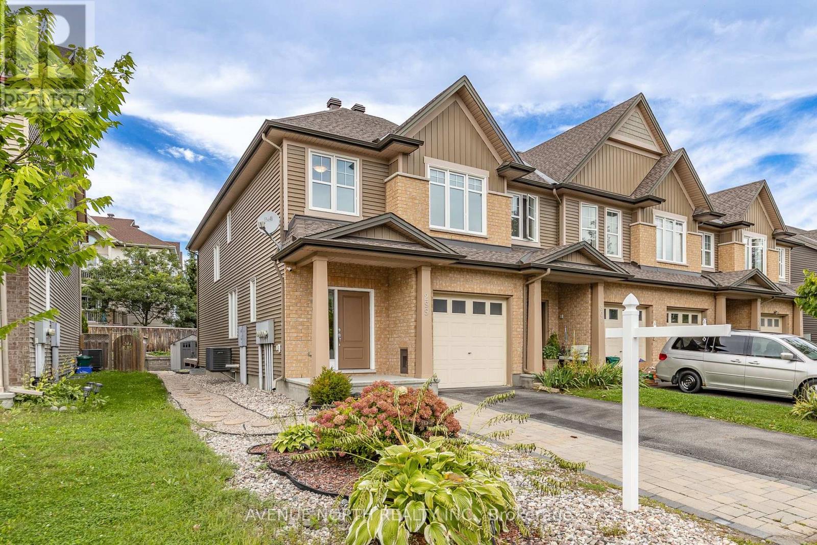 299 Wood Acres Grove, Ottawa, Ontario  K1T 0B3 - Photo 2 - X13782770