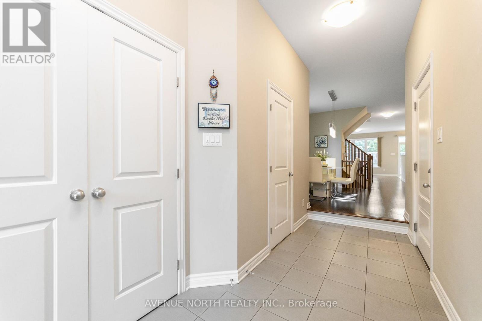 299 Wood Acres Grove, Ottawa, Ontario  K1T 0B3 - Photo 5 - X13782770