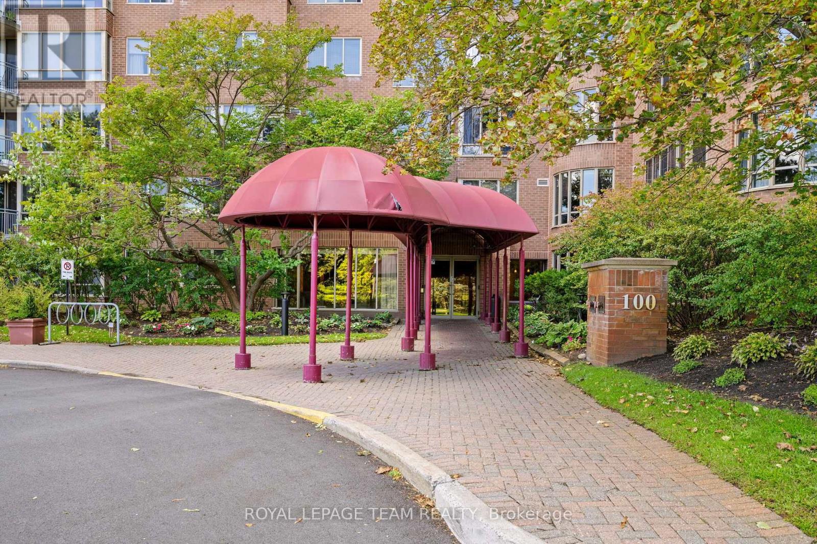 406 - 100 Grant Carman Drive, Ottawa, Ontario  K2E 8B8 - Photo 2 - X13782802
