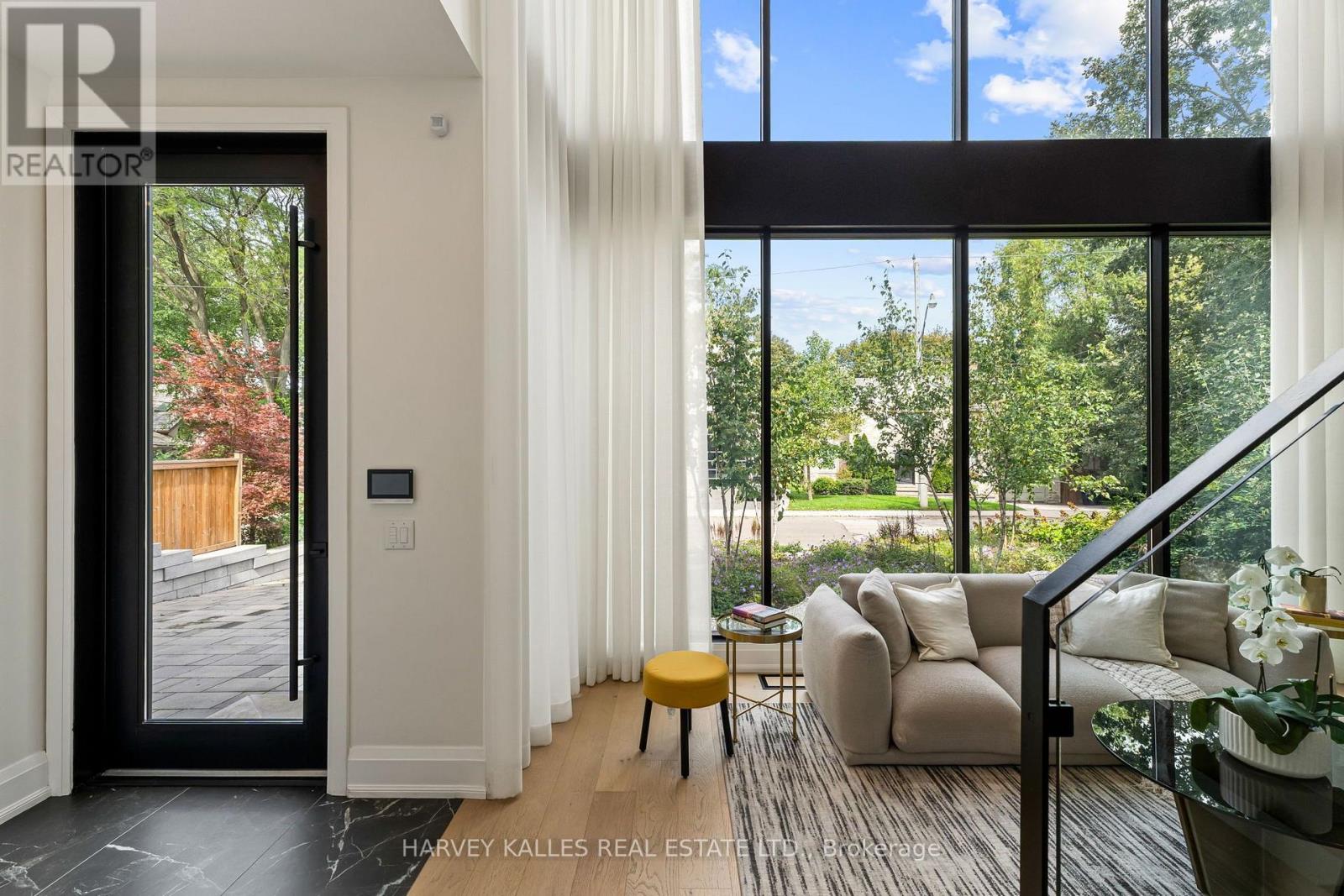 75 Lawrence Crescent, Toronto, Ontario  M4N 1N3 - Photo 4 - C13782750