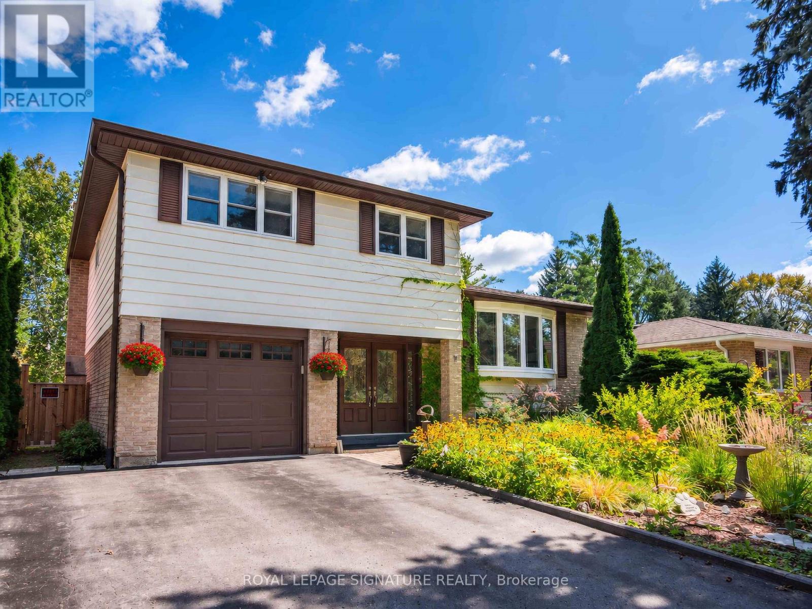 9 Birch Court, Aurora, Ontario  L4G 3K1 - Photo 3 - N13782756
