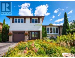 9 BIRCH COURT, Aurora, Ontario