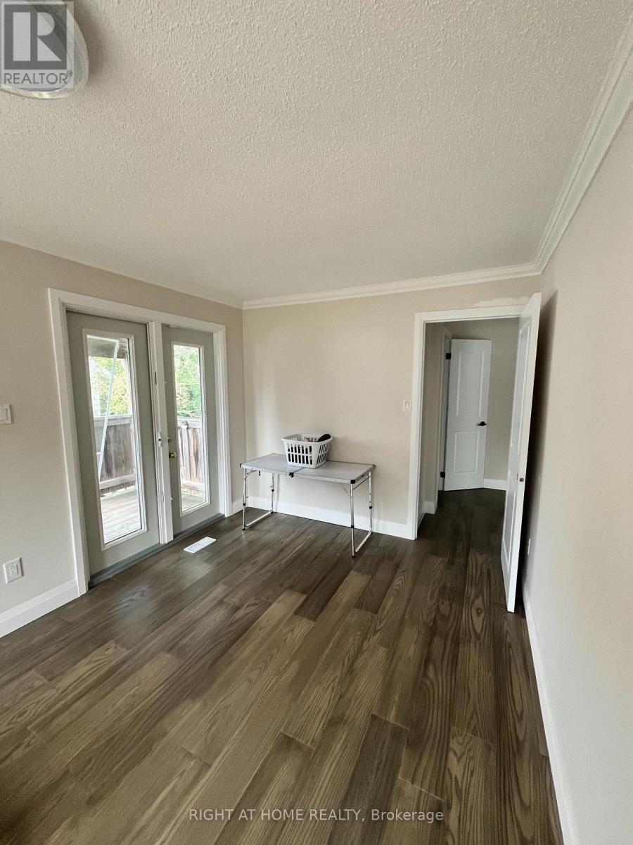 379 The Queensway Road S, Georgina, Ontario  L4P 2C4 - Photo 8 - N13782786