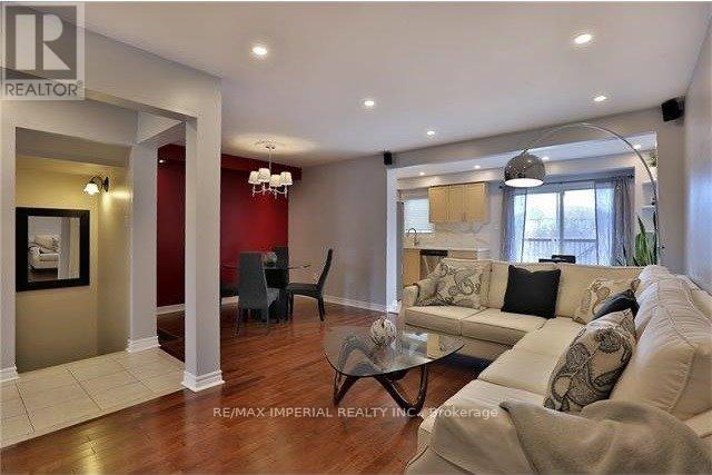 344 Riverstone Drive, Oakville, Ontario  L6H 7M3 - Photo 6 - W13782738