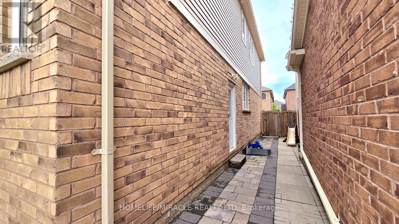 Lower - 91 Tysonville Circle, Brampton, Ontario  L7A 4B2 - Photo 2 - W13782772