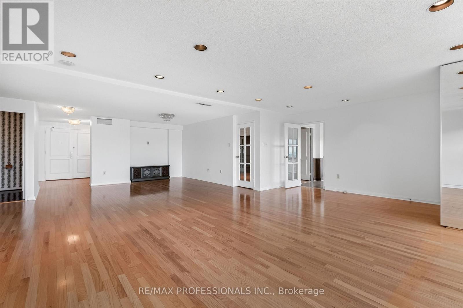2205 - 1400 Dixie Road, Mississauga, Ontario  L5E 3E1 - Photo 11 - W13782774