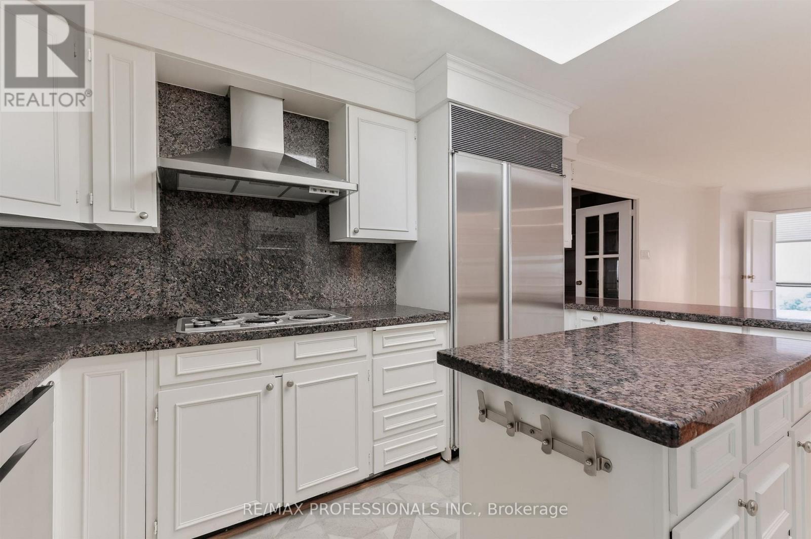 2205 - 1400 Dixie Road, Mississauga, Ontario  L5E 3E1 - Photo 15 - W13782774