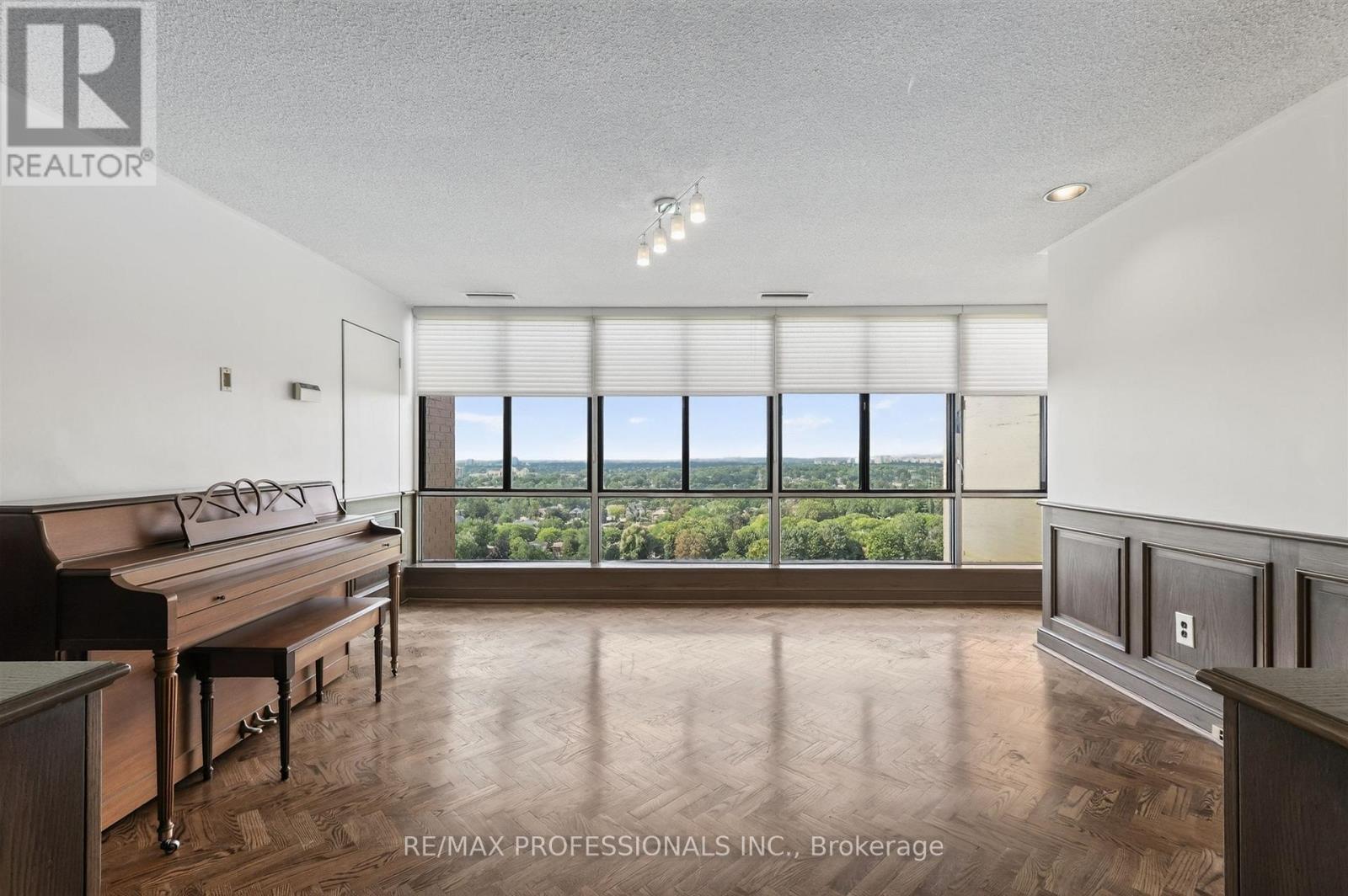 2205 - 1400 Dixie Road, Mississauga, Ontario  L5E 3E1 - Photo 20 - W13782774