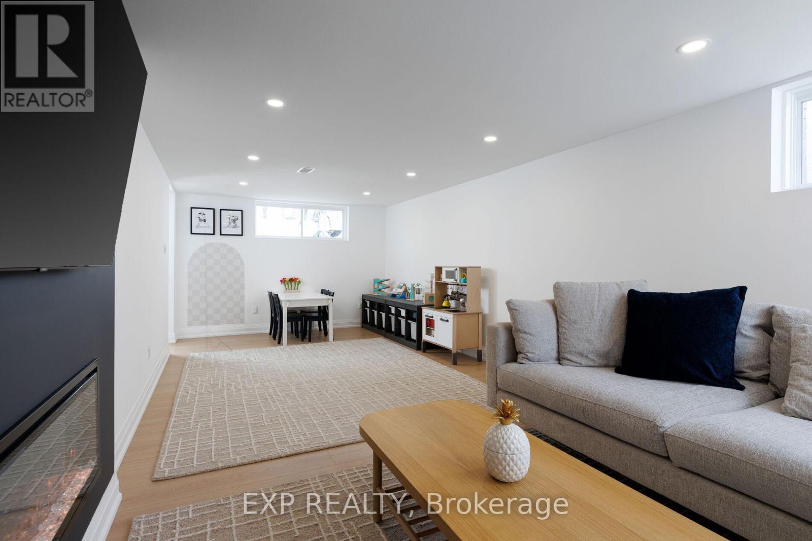 1761 Coram Crescent, Mississauga, Ontario  L4X 1L2 - Photo 25 - W13782788