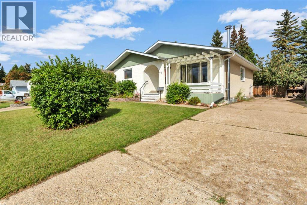 22 Blackstone Avenue, Lacombe, Alberta  T4L 1P7 - Photo 2 - A2345249