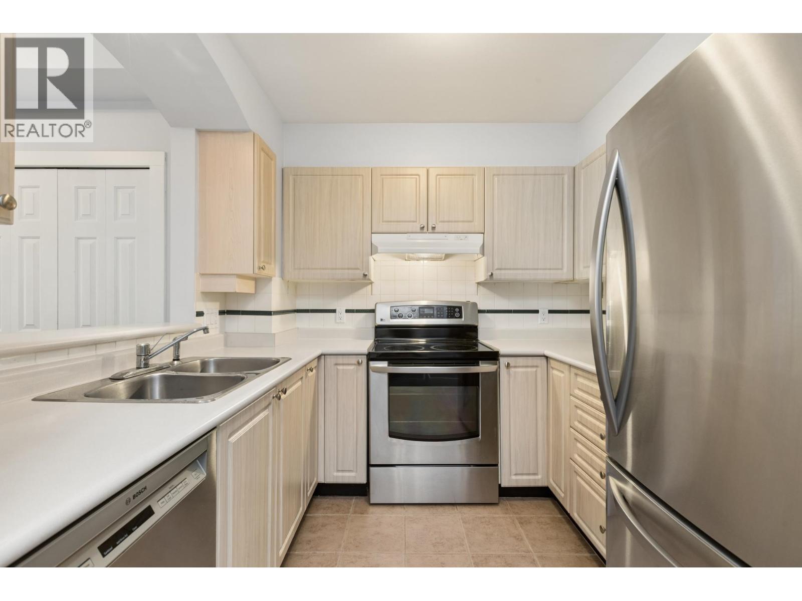 321 3600 Windcrest Drive, North Vancouver, British Columbia  V7G 2S5 - Photo 11 - R3165190
