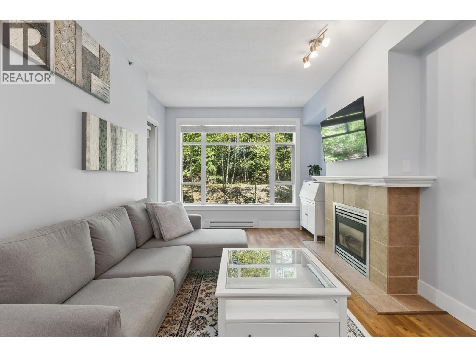 321 3600 Windcrest Drive, North Vancouver, British Columbia  V7G 2S5 - Photo 2 - R3165190
