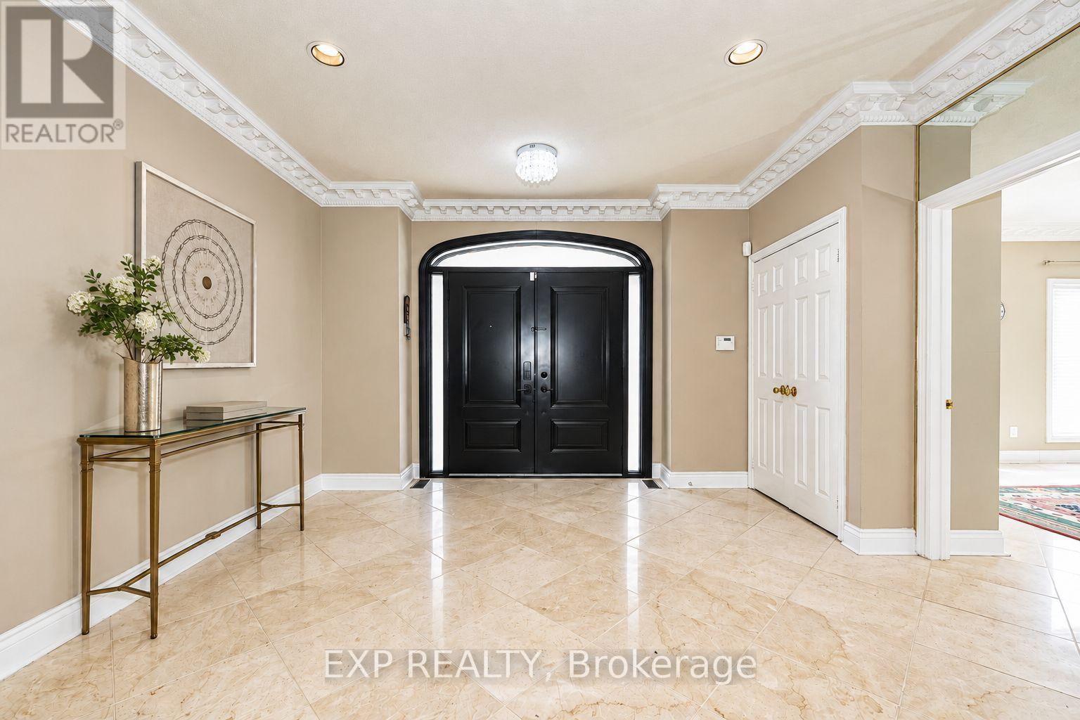 29 Northgate Crescent, Richmond Hill, Ontario  L4B 2K8 - Photo 2 - N13013890