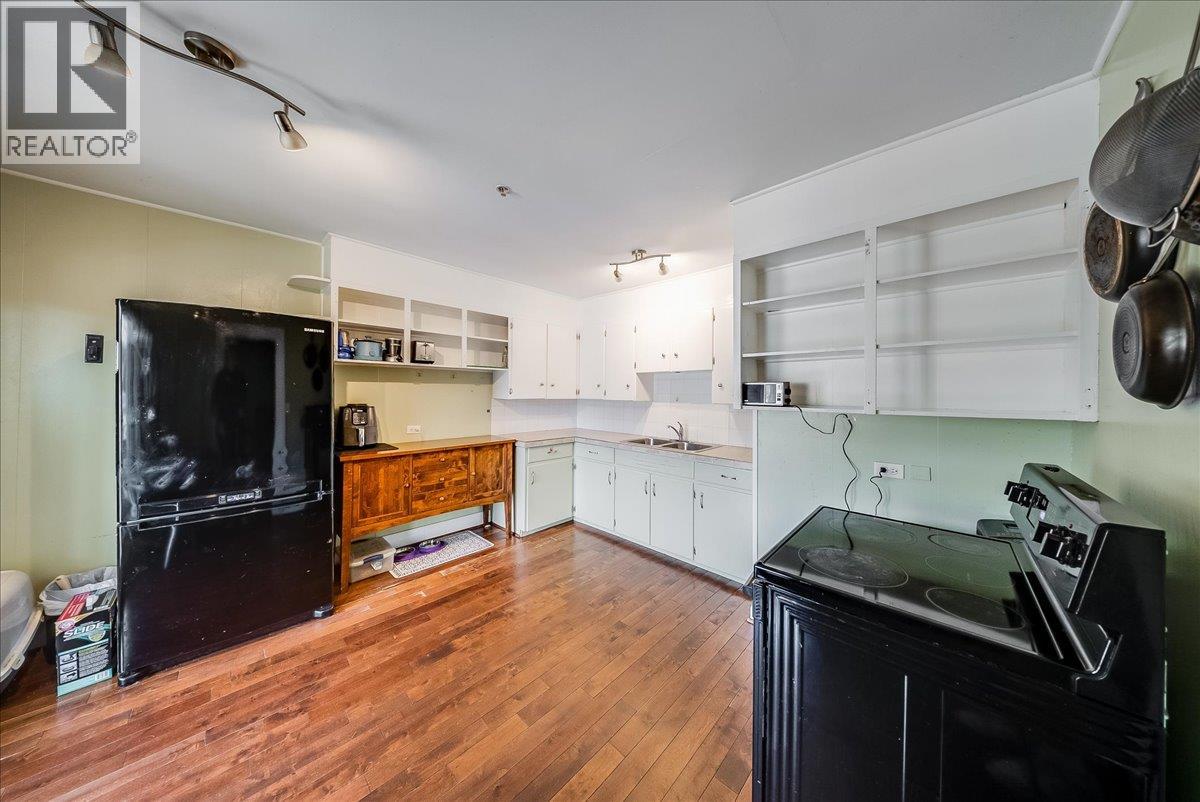2044 Washington Street Unit# 7, Rossland, British Columbia V0G 1Y0 - Photo 7 - 10400452