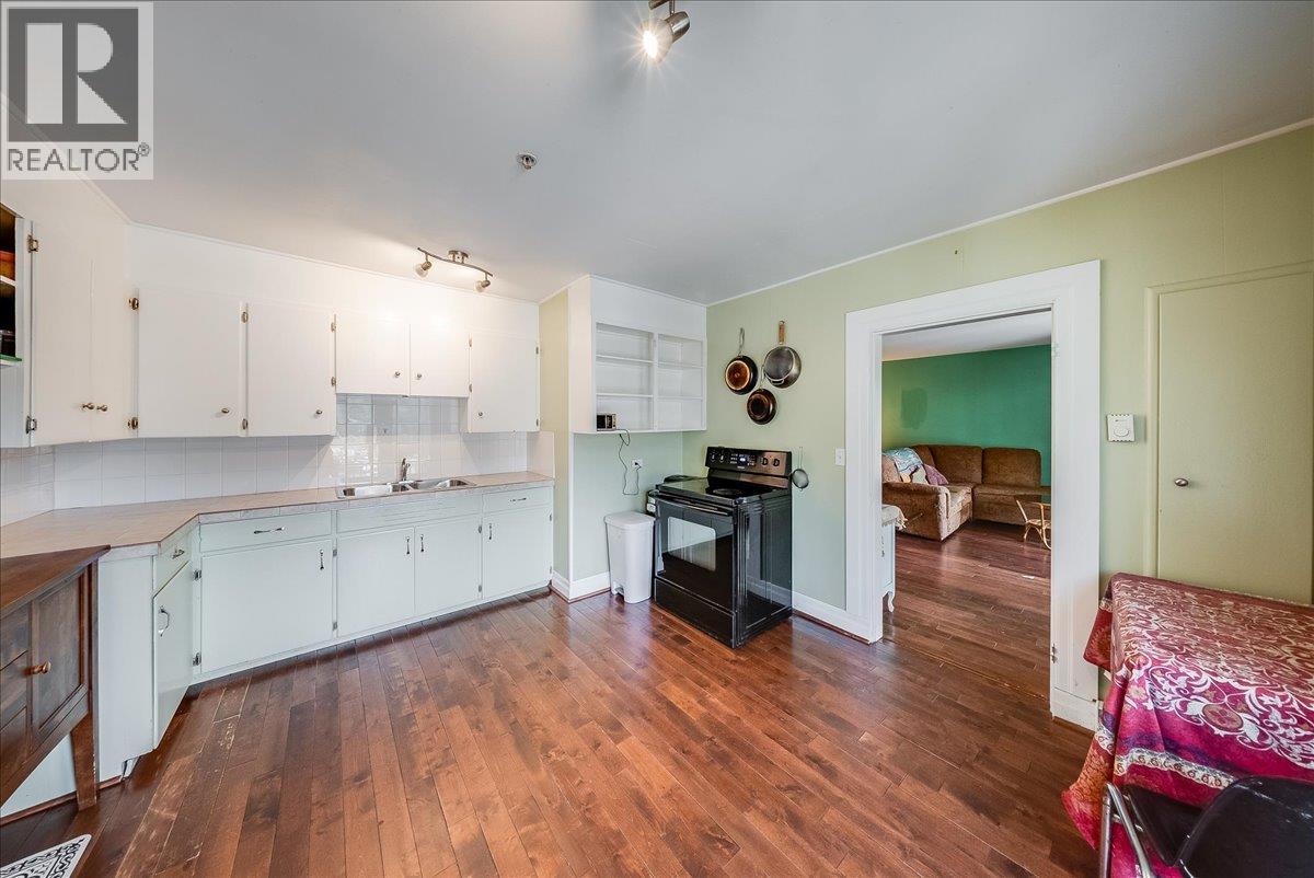 2044 Washington Street Unit# 7, Rossland, British Columbia V0G 1Y0 - Photo 13 - 10400452