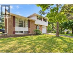 395 MOSSOM Place, Waterloo, Ontario