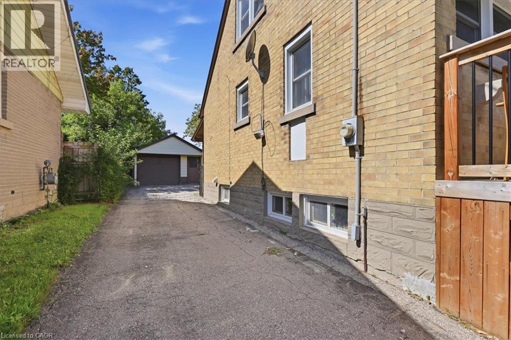 327 Highland Road E, Kitchener, Ontario N2M 3W6 - Photo 6 - 40863207